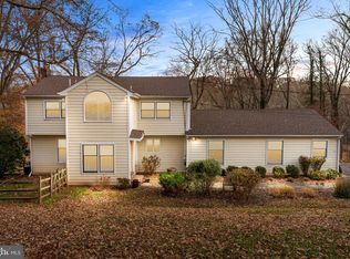 24 Forrest Blend Dr, Titusville, NJ 08560