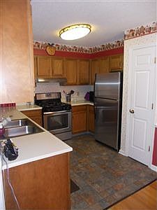 Kitchen w/ new appliances