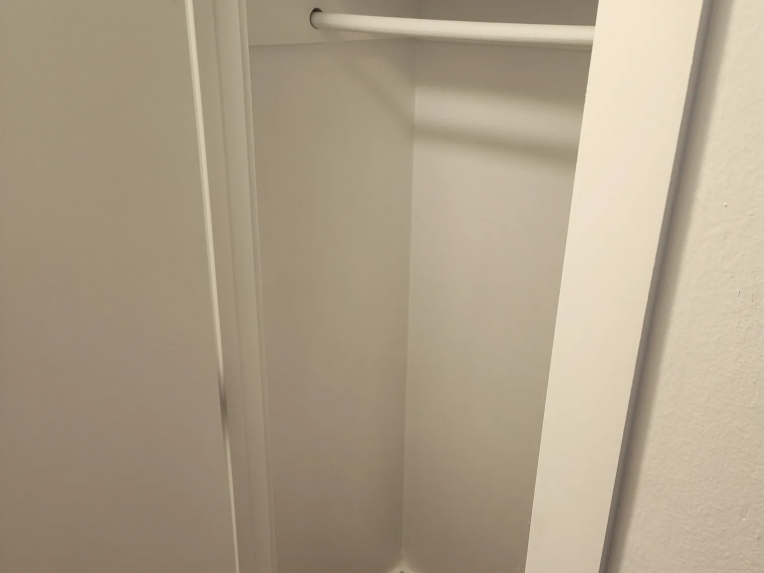 2 bed, 1.5 bath, 1200 sqft, $1,650 — Photo 2