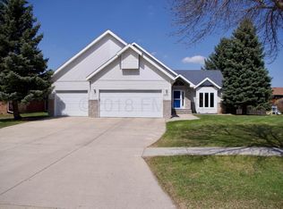 2913 25th Ave S, Fargo, ND 58103