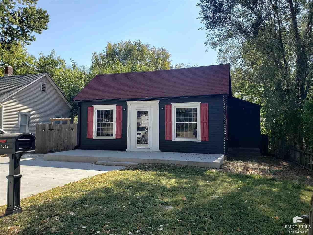 1042 Lincoln Ave, Clay Center, KS 67432 Zillow