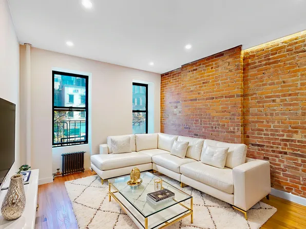 829 Ninth Avenue image 1 of 3