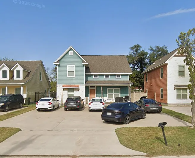 122 Waverly Dr — Photo 1