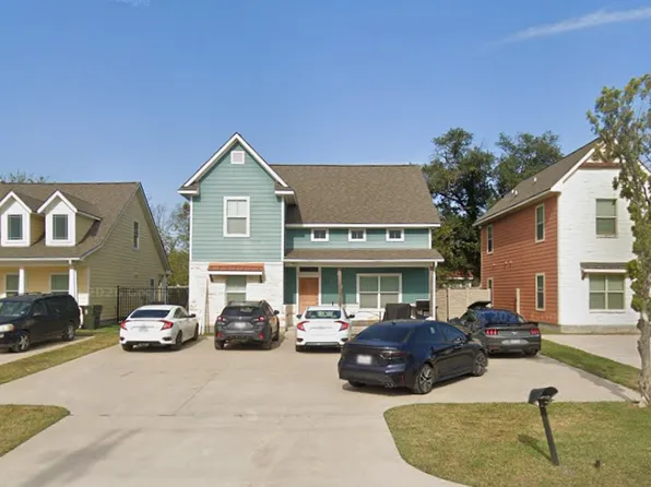 122 Waverly Dr, Bryan, TX 77801