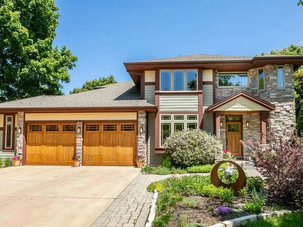 6960 North Lake DRIVE, Fox Point, WI 53217