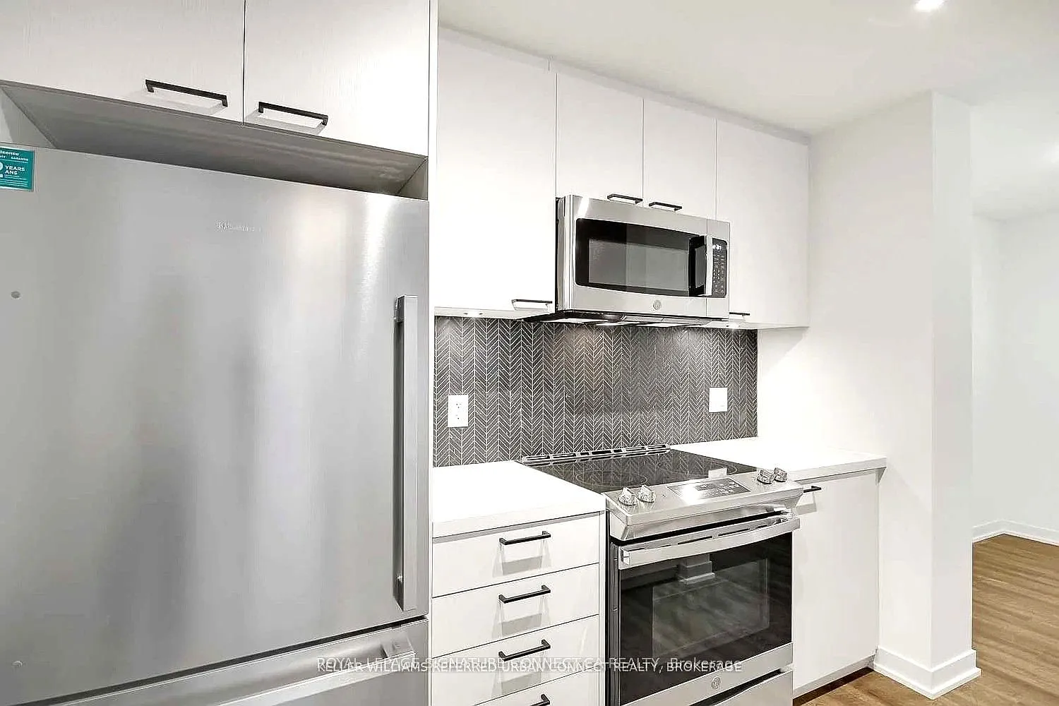 Reunion Crossing Condos — Photo 4
