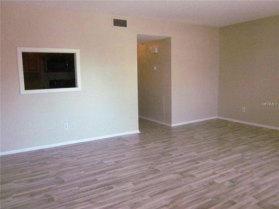 3rd image of 2458 Columbia Dr APT 52