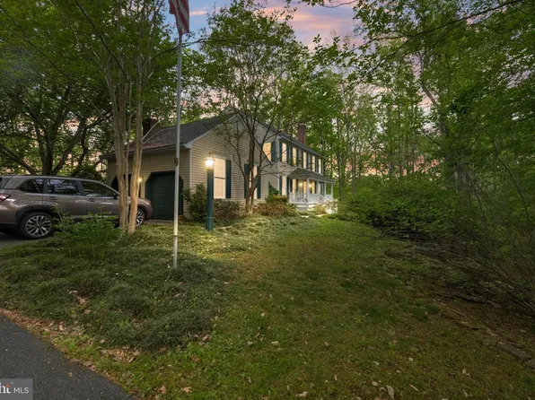 1812 Crosspointe Dr, Annapolis, MD 21401