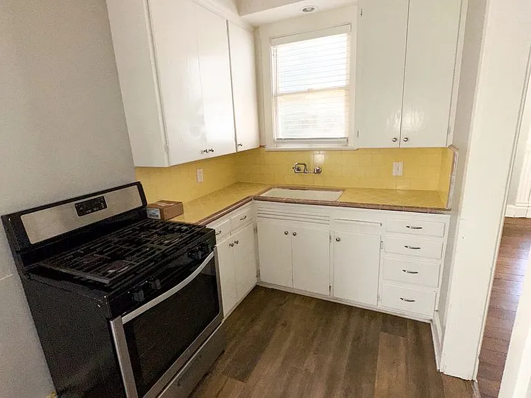 4537 Merrill Ave — Photo 5