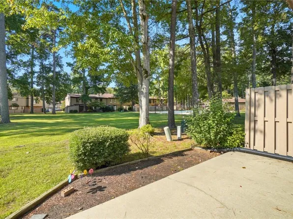 1080 Willow Green Dr, Newport News, VA 23602