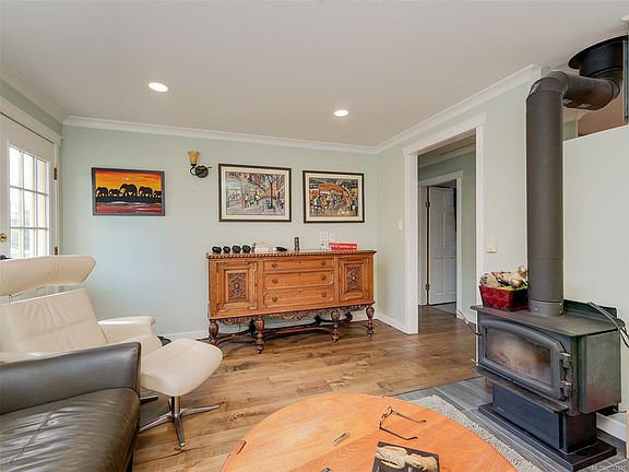 3rd image of 2818 Carlow Rd