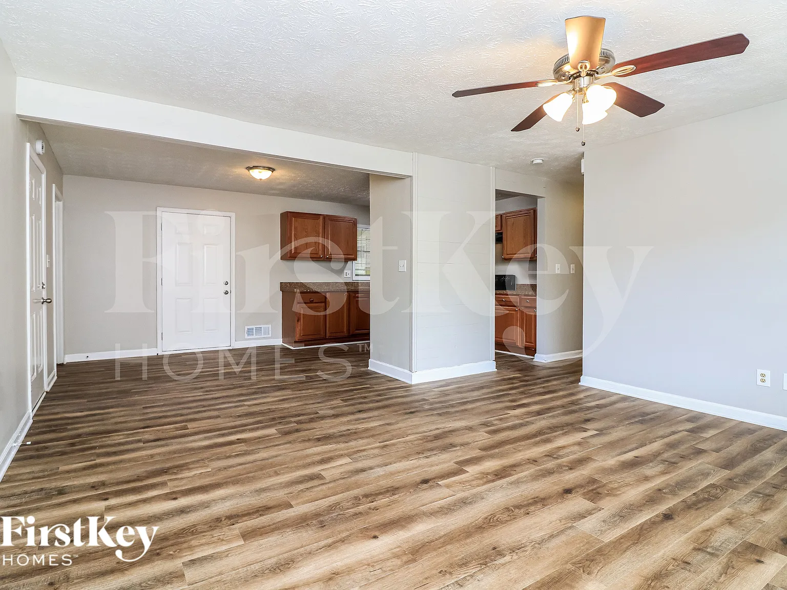 3 bed, 1.0 bath, 1458 sqft, $1,660 — Photo 4