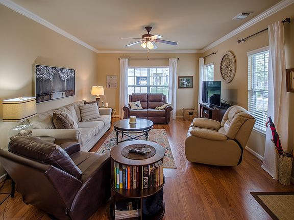 3rd image of 381 Harbor Village Dr