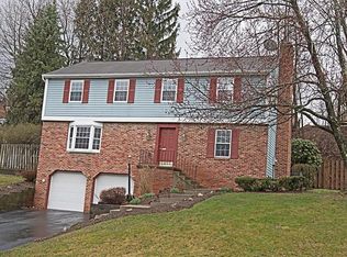 9011 Woodview Dr, Pittsburgh, PA 15237