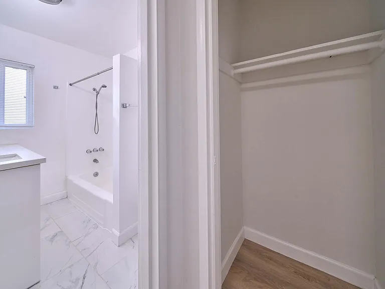 Unit 24 - 1 Bedroom, 1 Bathroom