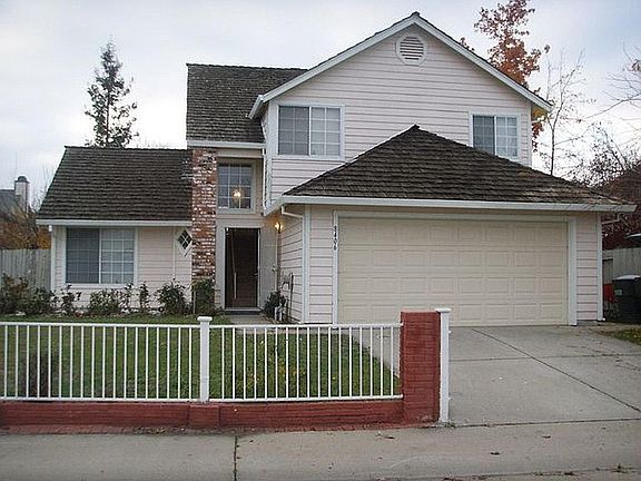 3rd image of 8406 Auberry Dr