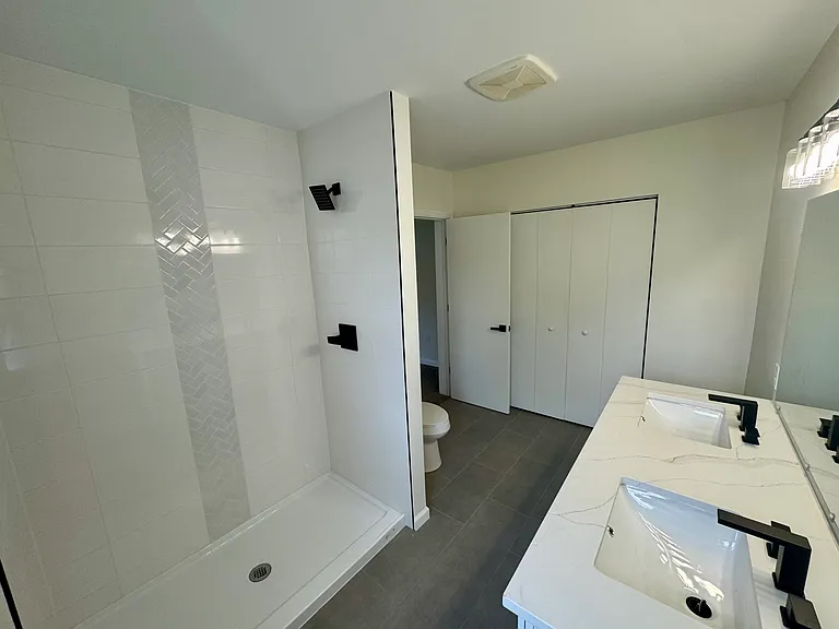 1727 S Canal St — Photo 21