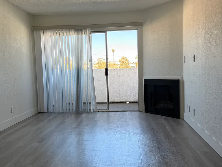 234 S Kenmore Ave #213 — Photo 1