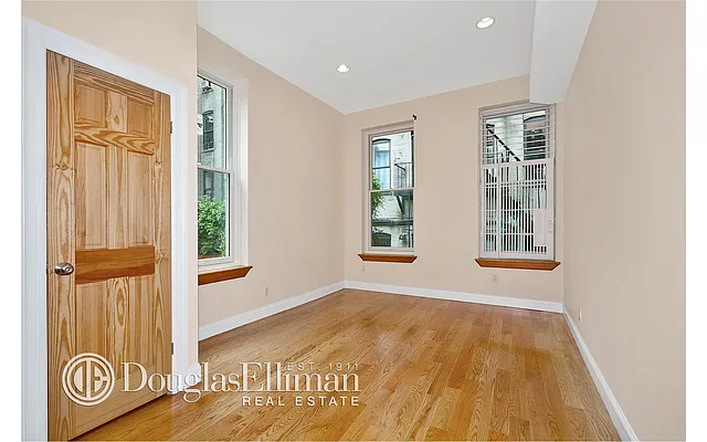 Sold by Douglas Elliman | media 10