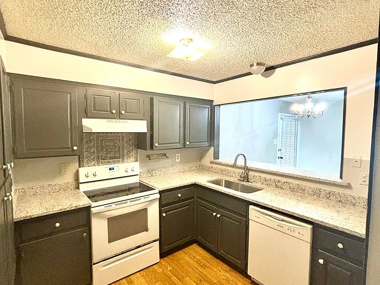 8219 Bayou Fountain Ave — Photo 3