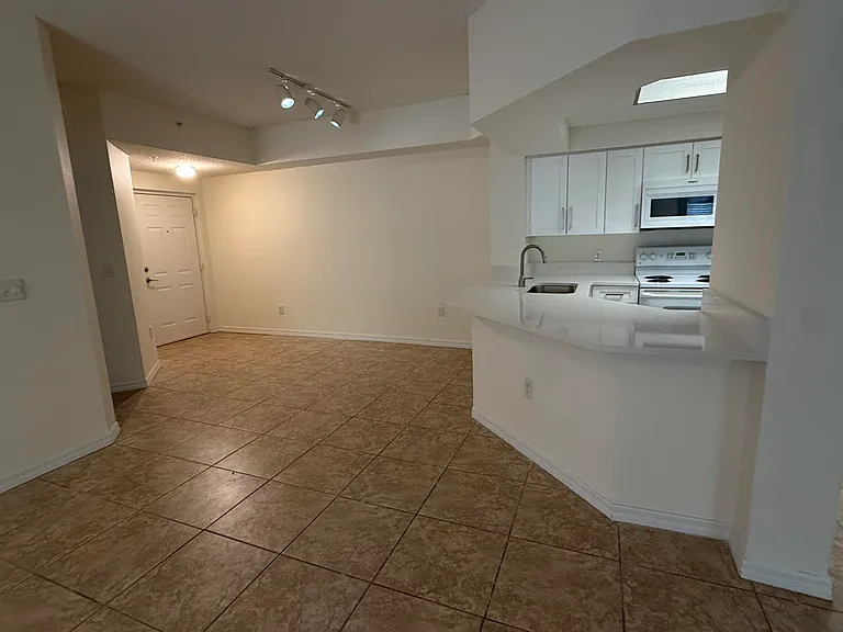 3020 Alcazar Pl #303 — Photo 15