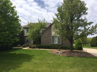 7943 Turnberry Dt, Whitmore Lake, MI 48189