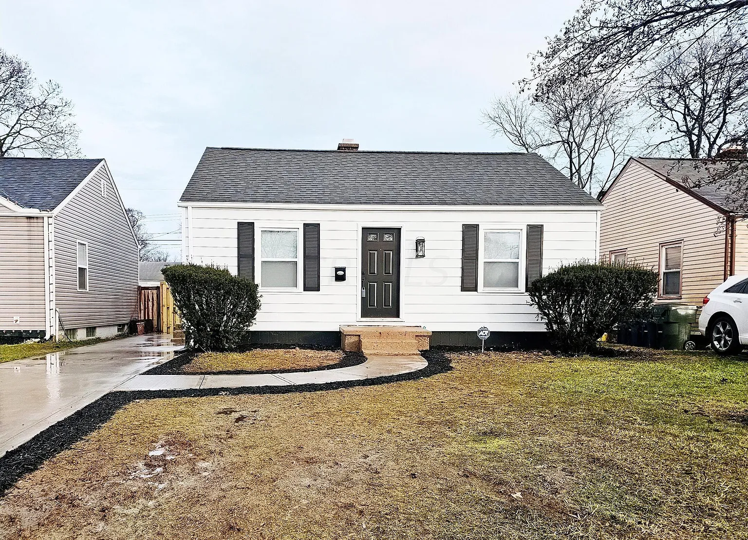 2224 Grasmere Ave photo 1