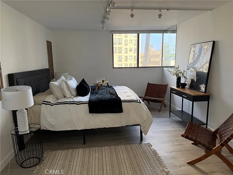 10535 Wilshire Blvd #612 — Photo 10
