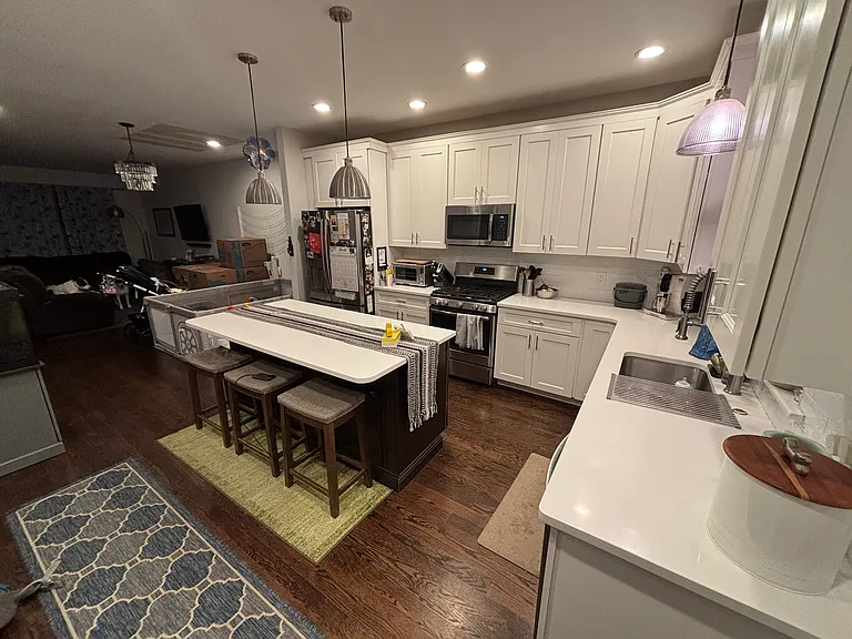 428 E Miner St — Photo 14