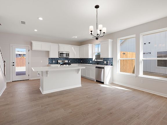 3rd image of 910 W Star Flower St