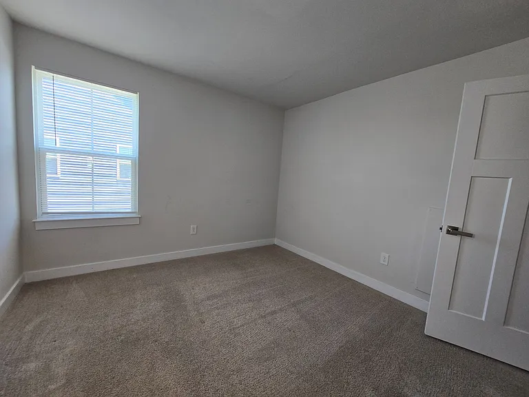 230 Green Lake Rd — Photo 14