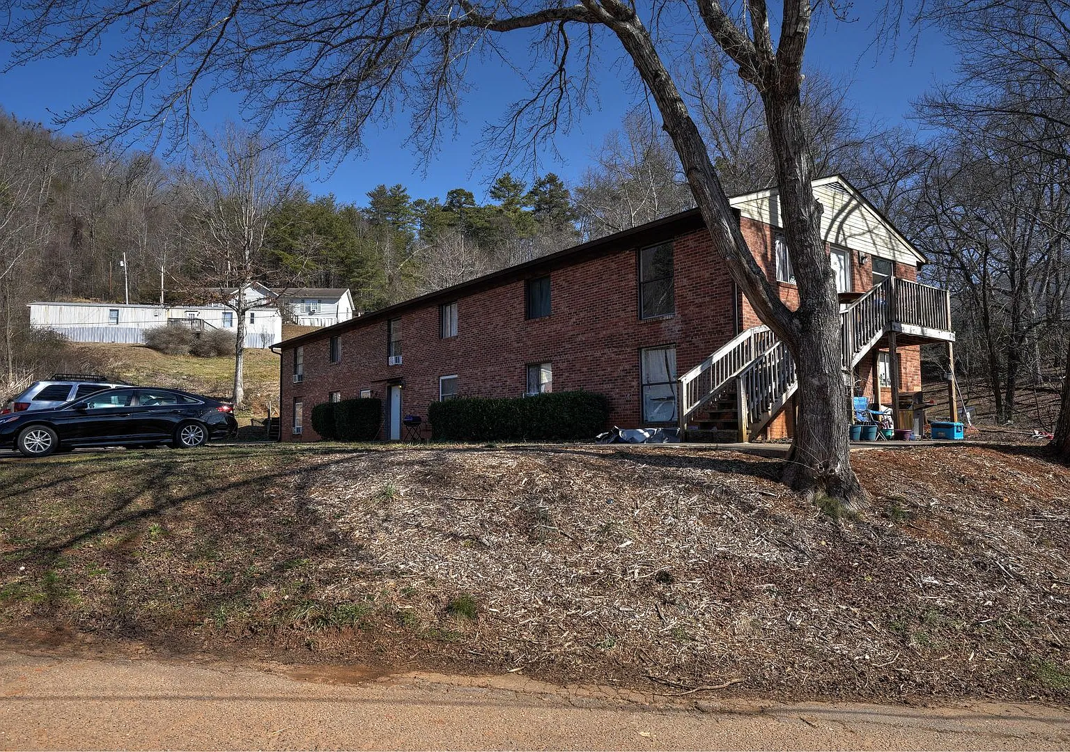 Campus Apartments Riverside — Photo 2