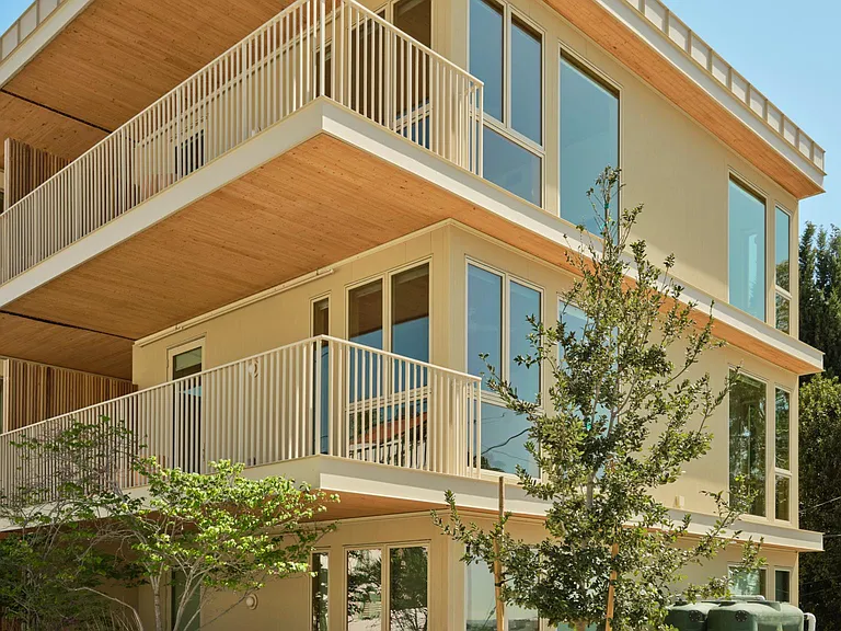SuperBungalows on Marathon St — Photo 31