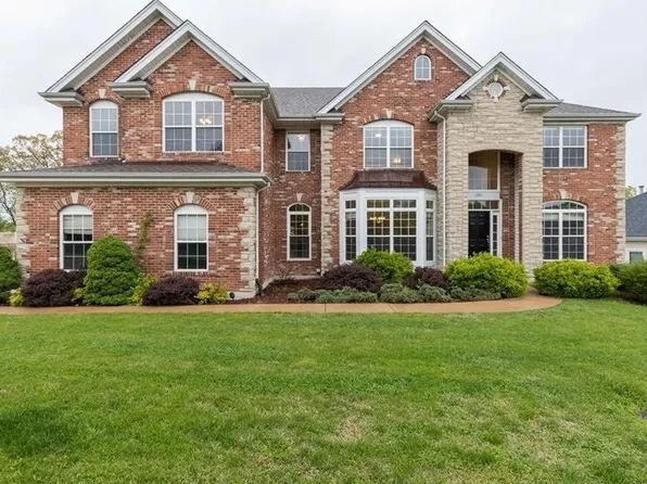 1360 Mallet Hl, Ballwin, MO 63021