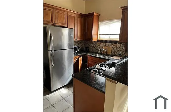 Building Photo - 4447 S Wells St #2