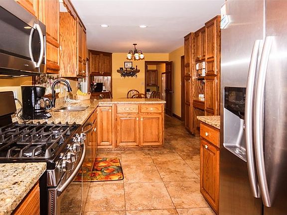 5th image of 6608 Saint James Dr