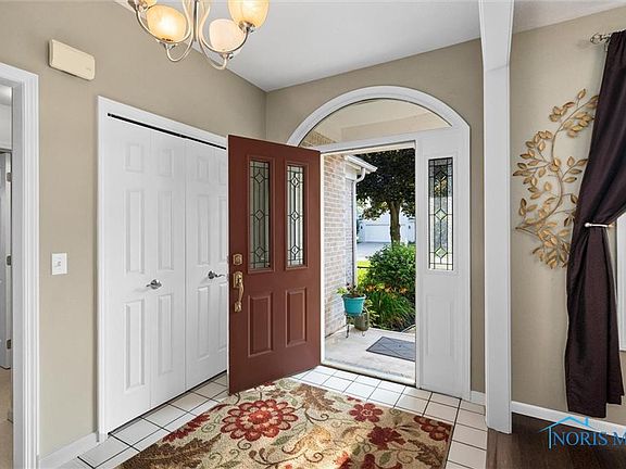 5th image of 415 Cove Harbour Dr E