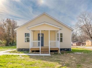 700 English St, Thomasville, NC 27360