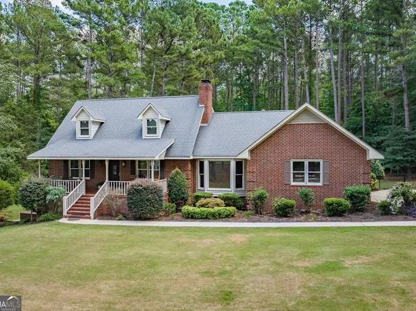112 Hidden Lake Dr, Hull, GA 30646