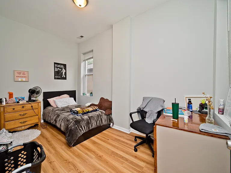 1431 W Flournoy St #2F — Photo 6