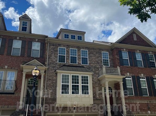 326 Ardmore Ct NW