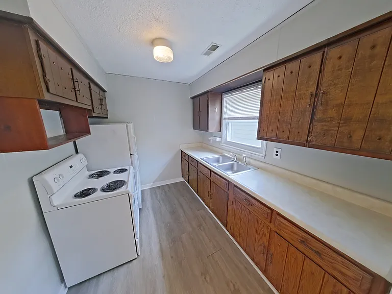 1325 Mohawk Ave — Photo 6