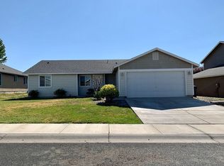 507 Clark St, Moxee, WA 98936