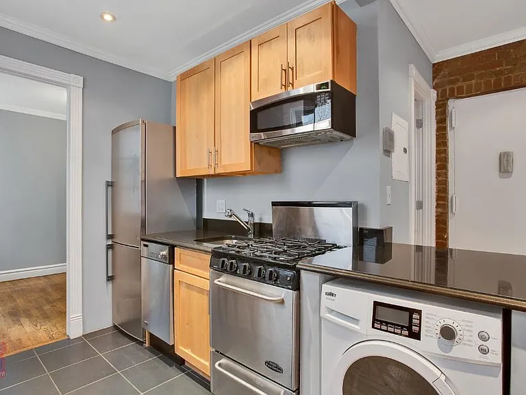 416 E 13th St #3C — Photo 4