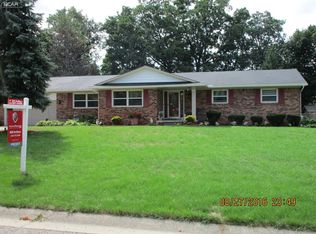 6292 Kings Pointe Rd, Grand Blanc, MI 48439