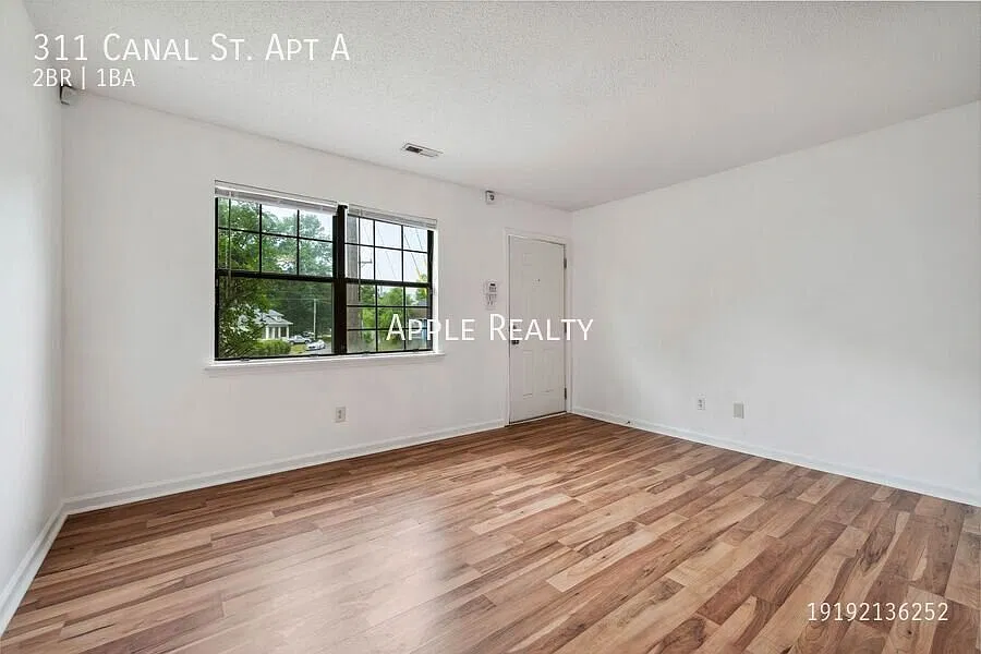 Newly Updated 2 bed 1 bath duplex - Available in October — Photo 3