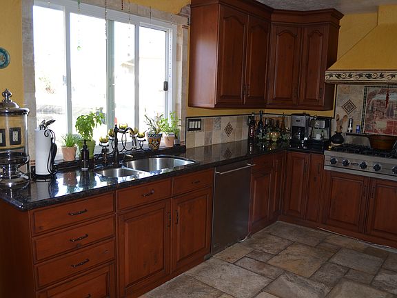 3rd image of 1406 N Calle La Cumbre