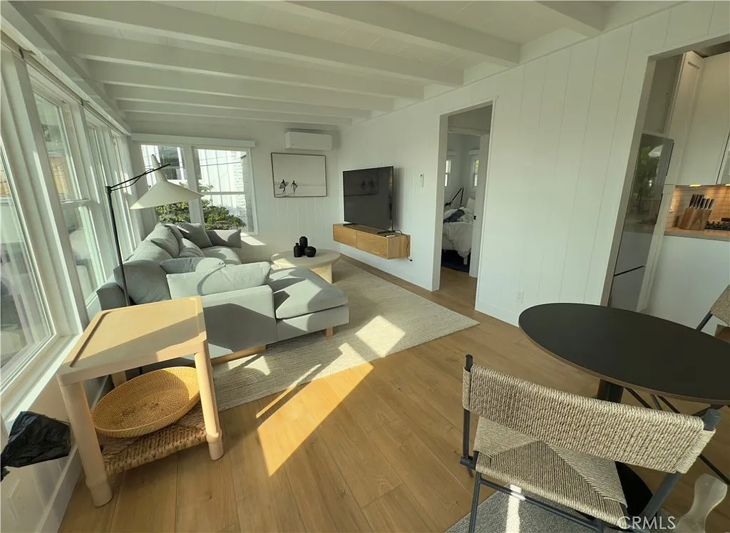 1 bed, 700 sqft, $5,500 — Photo 3