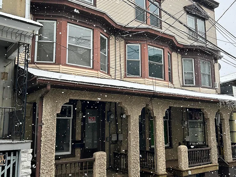 124 Birch St — Photo 1