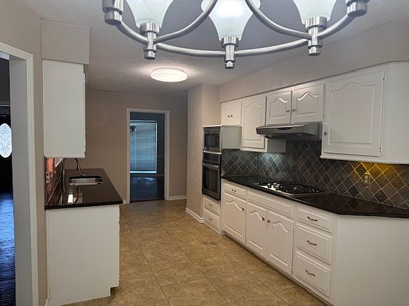 5th image of 14922 Hillcrest Rd